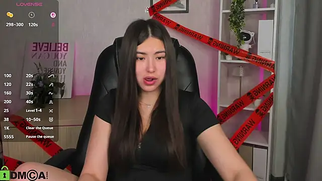 Snapshot of Megan_Williamms chatting on October 27, 2025, 9:10 am Megan Williamms online show from October 27, 2025, 9:10 am