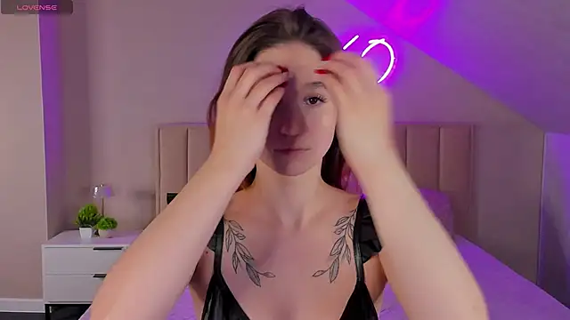 Snapshot of Eva_Hollowey chatting on October 23, 2025, 9:08 am Eva Hollowey online show from October 23, 2025, 9:08 am