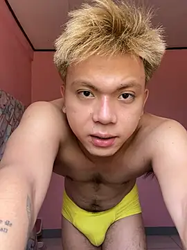 Snapshot of JerichoGutierez chatting on April 15, 2026, 2:28 am JerichoGutierez online show from April 15, 2026, 2:28 am