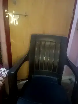 Jessi 25 online show from April 23, 2026, 5:58 pm