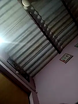 Jessi 25 online show from April 22, 2026, 5:20 pm