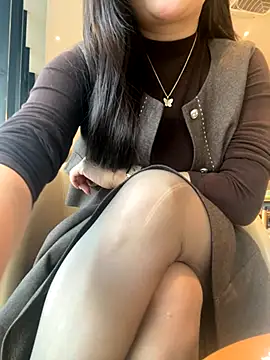 xiao-mo520 online show from November 13, 2025, 9:24 am