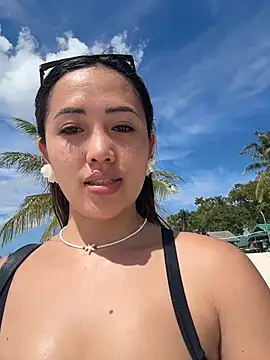 Serenaa rabbit online show from December 1, 2025, 4:02 am