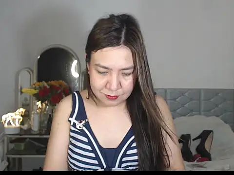 Snapshot of stellahugeX chatting on November 7, 2025, 4:17 am stellahugeX online show from November 7, 2025, 4:17 am