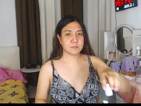 Snapshot of stellahugeX chatting on June 1, 2026, 11:43 am stellahugeX online show from June 1, 2026, 11:43 am