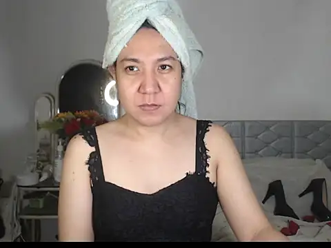 Snapshot of stellahugeX chatting on November 15, 2025, 2:21 pm stellahugeX online show from November 15, 2025, 2:21 pm