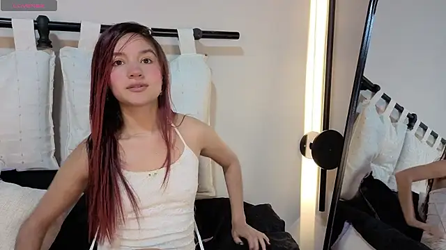 ashly jones  online show from March 12, 2026, 4:18 am