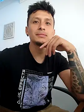 roman thre online show from October 3, 2025, 7:37 pm