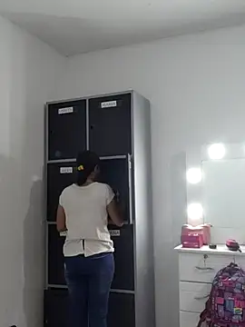 Snapshot of Merybeks chatting on October 25, 2025, 10:36 am Merybeks online show from October 25, 2025, 10:36 am