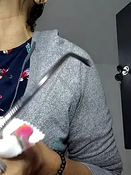 Snapshot of Merybeks chatting on November 14, 2025, 10:41 am Merybeks online show from November 14, 2025, 10:41 am