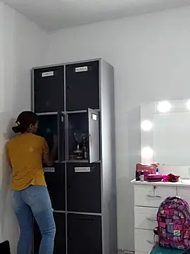 Snapshot of Merybeks chatting on October 23, 2025, 10:36 am Merybeks online show from October 23, 2025, 10:36 am