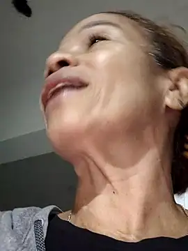 Snapshot of Merybeks chatting on October 30, 2025, 10:46 am Merybeks online show from October 30, 2025, 10:46 am