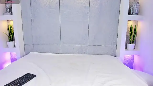 LovelyEyesx online show from March 24, 2026, 5:02 pm