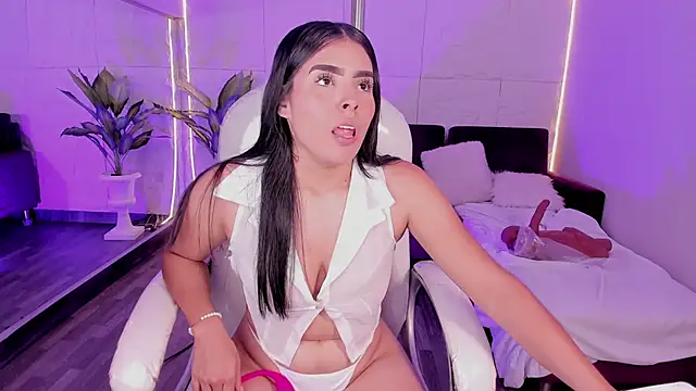 Snapshot of LovelyEyesx chatting on November 25, 2025, 5:13 pm LovelyEyesx online show from November 25, 2025, 5:13 pm