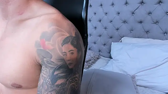 andres-clark92 online show from November 10, 2025, 6:13 pm