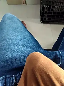 ddllrr224 online show from December 20, 2025, 9:23 am