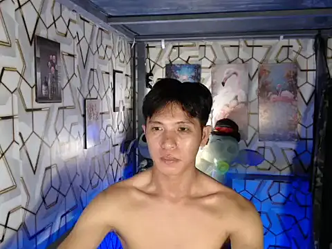 darryl hugecok online show from December 5, 2025, 2:43 am