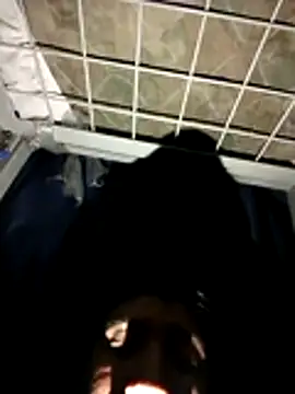 frankleopa0 online show from November 4, 2025, 4:38 am