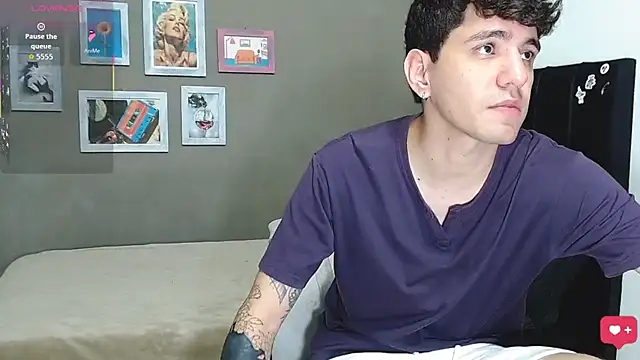 Snapshot of Matteo12_ chatting on June 2, 2026, 4:12 am Matteo12 online show from June 2, 2026, 4:12 am