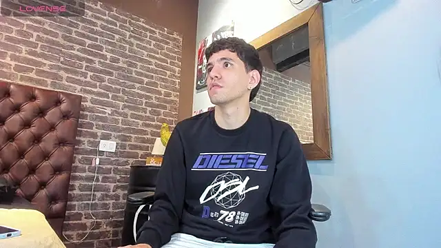 Matteo12  online show from October 23, 2025, 3:05 am