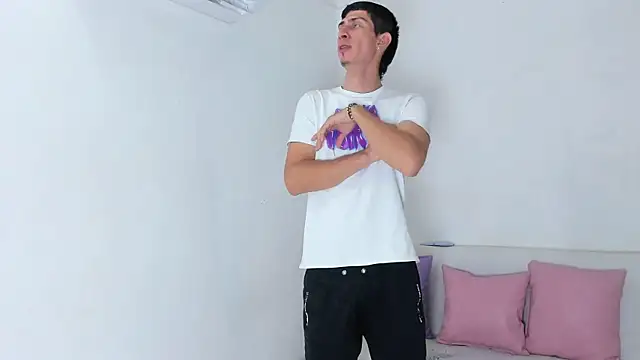 Latin sex18 online show from September 23, 2025, 7:43 pm