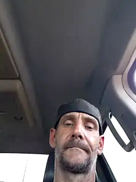 Hungwell1515 online show from May 5, 2026, 9:07 pm