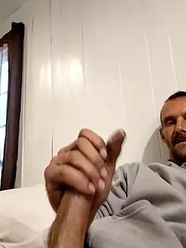 Snapshot of Hungwell1515 chatting on October 24, 2025, 2:05 pm Hungwell1515 online show from October 24, 2025, 2:05 pm