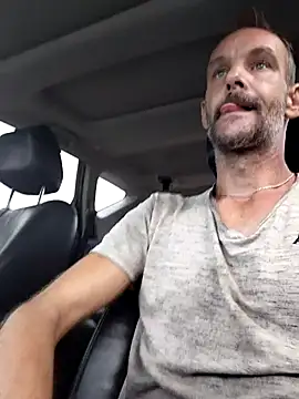 Snapshot of Hungwell1515 chatting on October 10, 2025, 12:17 pm Hungwell1515 online show from October 10, 2025, 12:17 pm