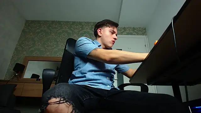 FelixStarkk online show from October 17, 2025, 4:05 am