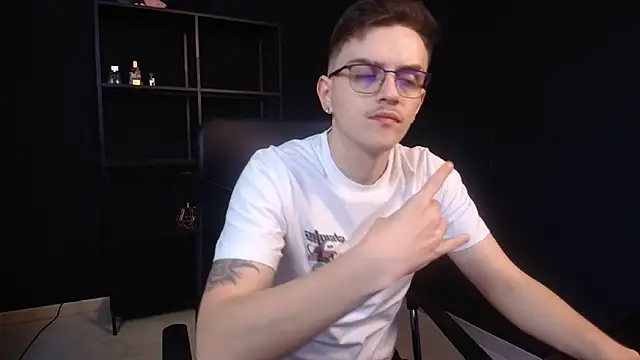 FelixStarkk online show from May 16, 2026, 5:28 am