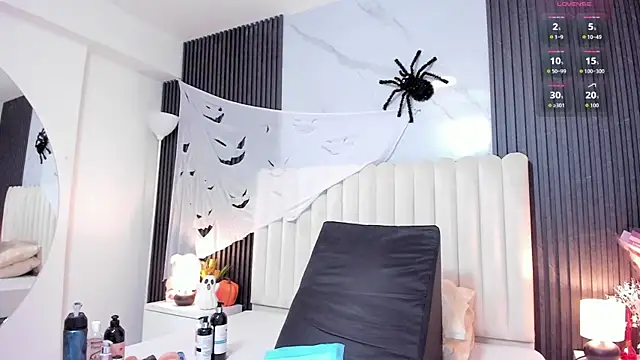 Samantha Claus online show from October 17, 2025, 3:54 am