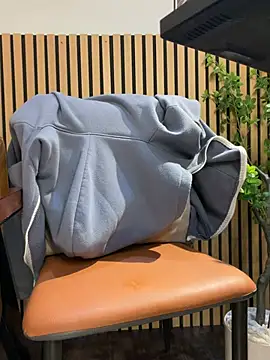 Linh 2004 online show from March 27, 2026, 8:26 am