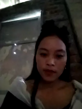 Maipm18 online show from October 6, 2025, 1:29 am
