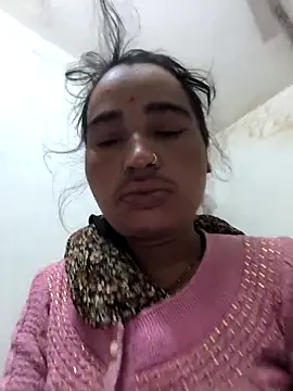 Hot raaani online show from February 3, 2026, 11:43 pm