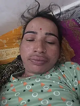 Hot raaani online show from February 10, 2026, 11:04 pm