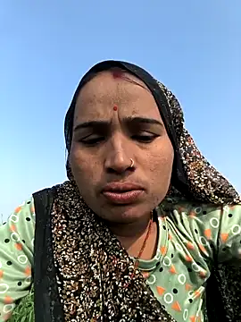 Hot raaani online show from December 19, 2025, 7:55 am