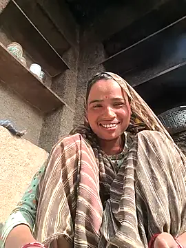 Hot raaani online show from January 14, 2026, 4:38 am