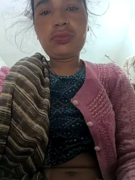 Hot raaani online show from February 4, 2026, 11:33 pm