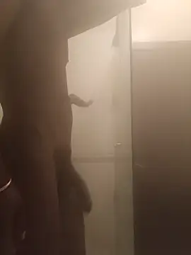 Snapshot of Fizozoo chatting on November 16, 2025, 7:51 pm Fizozoo online show from November 16, 2025, 7:51 pm