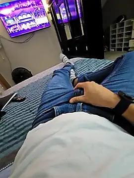 AlejXndroKD online show from February 10, 2026, 11:15 pm