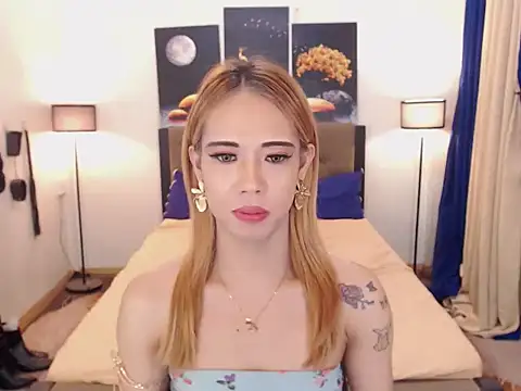 PreciousAmore online show from November 19, 2025, 1:22 pm