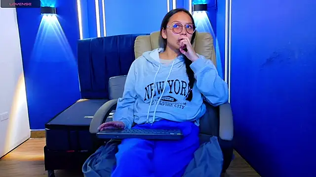 katalina07 1 online show from June 5, 2026, 5:07 pm