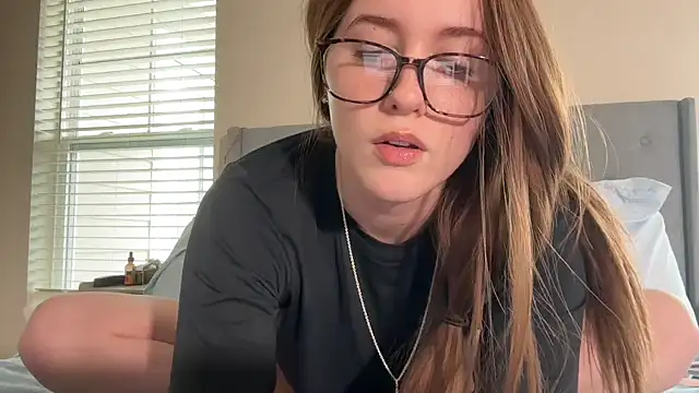 anamira1 online show from March 25, 2026, 6:29 pm