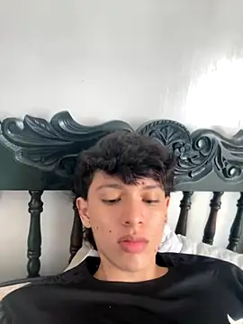 Ramiro378920 online show from November 6, 2025, 2:21 pm