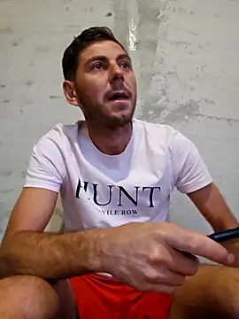 Alex-andru88 online show from October 16, 2025, 1:19 pm