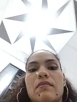 Karen Ariass online show from June 1, 2026, 2:12 am