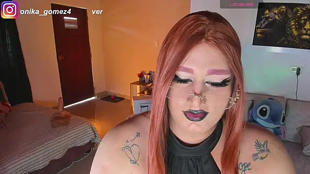 Snapshot of Sweetveronik_44 chatting on May 1, 2026, 4:12 pm Sweetveronik 44 online show from May 1, 2026, 4:12 pm