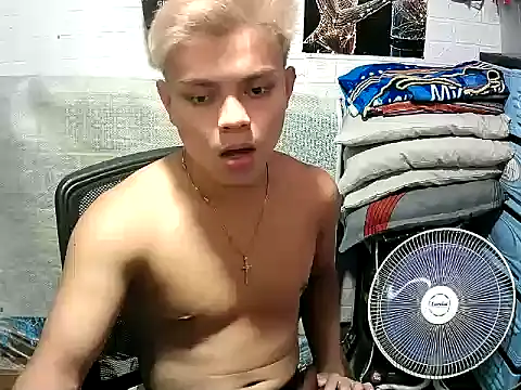 Snapshot of Pinoy_slutcummer69 chatting on June 3, 2026, 8:15 am Pinoy slutcummer69 online show from June 3, 2026, 8:15 am