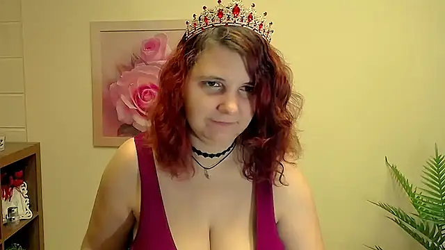 TwoBigSuns online show from November 18, 2025, 8:17 am