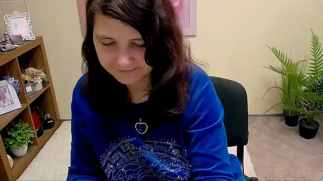 Snapshot of TwoBigSuns chatting on March 2, 2026, 8:10 am TwoBigSuns online show from March 2, 2026, 8:10 am